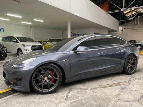 Tesla Model 3 Grey Vossen HF 5 Wheel Wheel Front