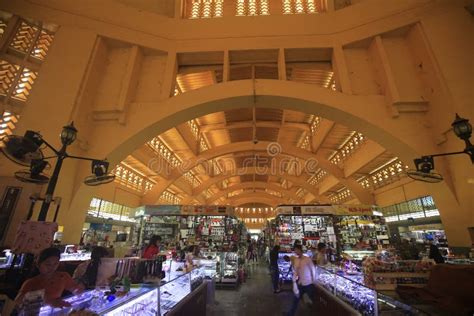 Mercado Ruso Phsar Tuol Tom Pong Phnom Penh Cambodia Fotograf A