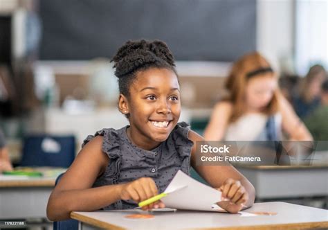 Diverse Kids In A Classroom Stock Photo - Download Image Now - 4-5 Years, 6-7 Years, 8-9 Years ...