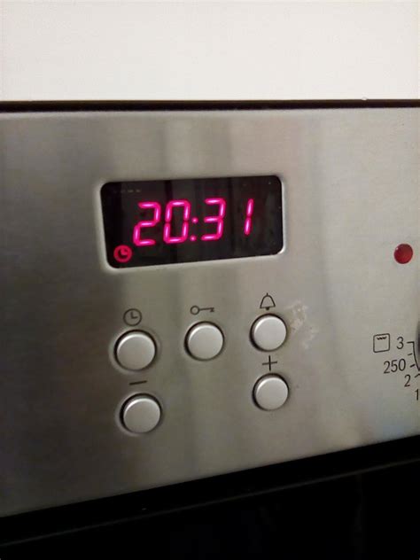 How To Set The Clock On A Bosch Oven