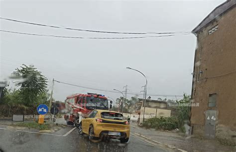 Forte Temporale Su Lamezia Pioggia E Grandine Disagi Il Lametino It