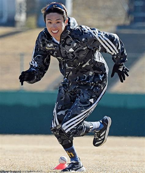 ソフトバンク周東佑京、今季のテーマは打撃向上と「しっかりしゃべること」 新選手会長が宮崎・都城市で自主トレ公開：「おっ！」でつながる地元密着の