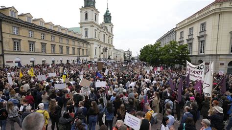 Auf Straße für Dorota Proteste gegen Abtreibungsgesetz in Polen