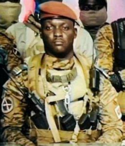 Burkina Faso Ibrahim Traoré invite le colonel Damiba à se rendre