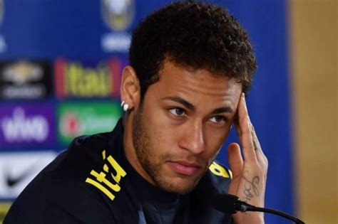 Cortes De Cabelo Do Neymar Relembre Todos Os Penteados Do Craque