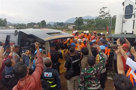 Korban Meninggal Tabrakan Ka Turangga Dengan Ka Lokal Bandung Bertambah