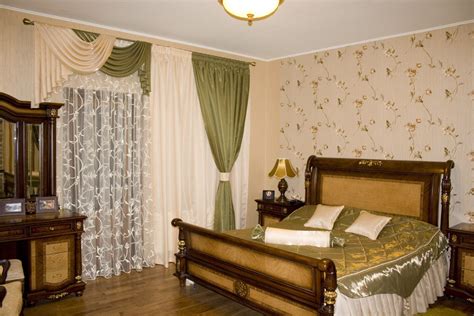 Комплект шторы и покрывало: готовые для спальни, красивые новинки, фото
