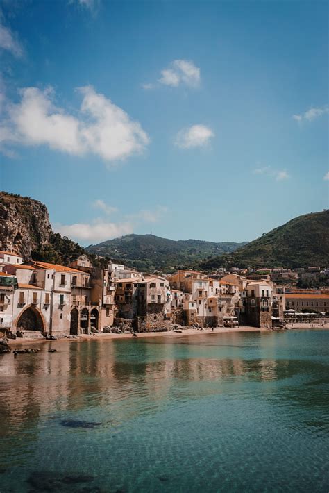 Cefalu Travel Guide - living after midnite
