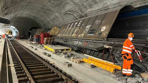 Dentro Il Tunnel Del San Gottardo Dopo Lincidente RSI