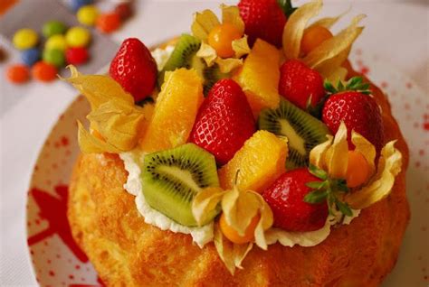 Savarín con nata y frutas Reposteria francesa Reposteria recetas