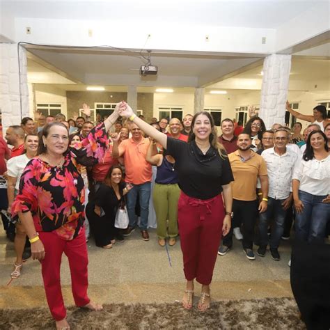 Carla Caputi Ter At Partidos No Seu Arco De Alian As