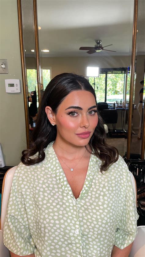 Hollie Berry Beauty: Natural Looking Beauty for Beautiful Souls