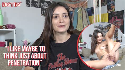 Ersties Valentina Fingers Her Tight Wet Pussy Vidéos Porno Gratuites YouPorn Français