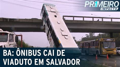 Nibus Cai De Viaduto Em Salvador Ba E Fica Pendurado Primeiro