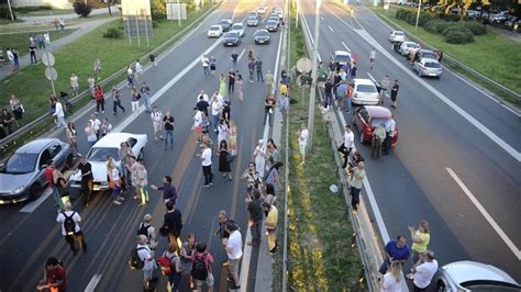 Oslobo Enje Zavr Ena Blokada Autoputa U Srbiji Ovo Je Uvod U Ono