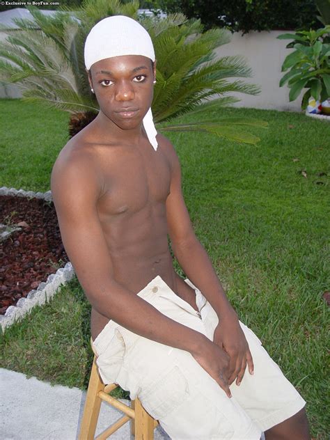 Handsome Black Gay Rodney Unveils His Muscles Big Ass And Hot Dick Outdoors CoedCherry