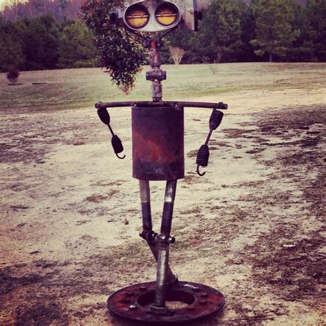 Scrap metal yard art diy | Metal yard art, Scrap metal art, Metal art