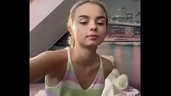 Pies En Medias 3 XVIDEOS