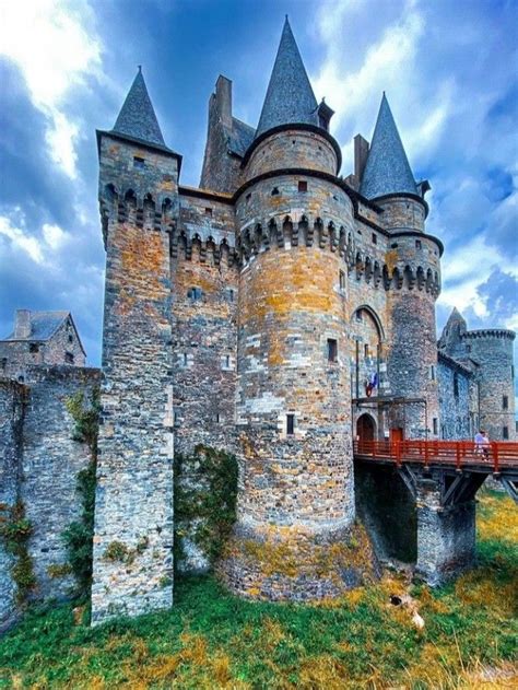 Pin By Marie No Lle Gu Rin On Ch Teaux Castle Modern Castle