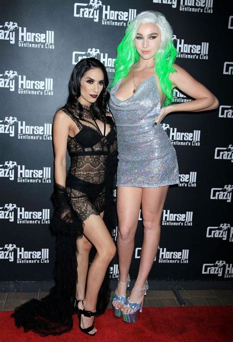 Kendra Sunderland Nude Photos Videos 2025 TheFappening