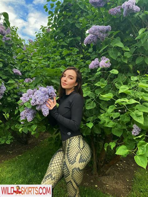 Elena Deligioz Elena Deligioz Official Nude Instagram Leaked Photo