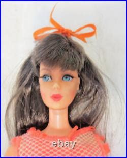 Gorgeous Vintage Brunette Twist N Turn Tnt Barbie Doll Original Outfit