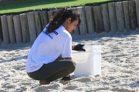 Yanna Lavigne Recolhe Lixo Em Praia Carioca Ao Participar De Projeto