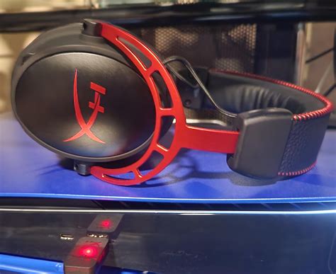 For low-to-mid tier gaming headphones, how do the Cloud Alpha Wireless