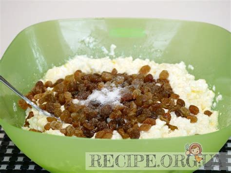 Сырники с изюмом / Рецепты с фотографиями