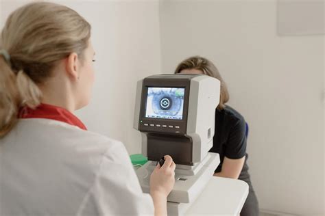 When To See An Ophthalmologist And How Often You Should Pay A Visit To An Eye Specialist Dr