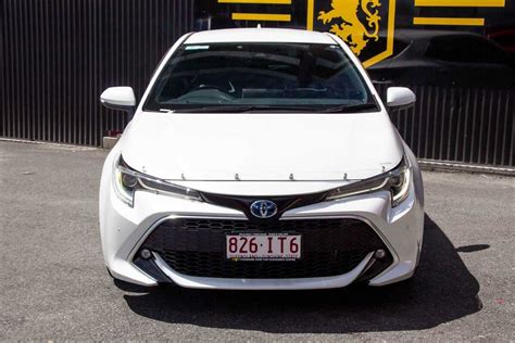 Sold Toyota Corolla Zr Hybrid In White Used Hatch Tweed Heads Nsw