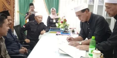 Zairullah Teken Naskah Perjanjian Dana Hibah Pilkada 2024 Megapolis