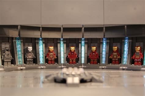 LEGO IDEAS Iron Man Hall Of Armour