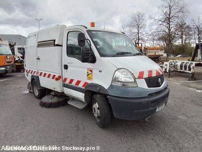 VÉHICULE AUTOMOTEUR BALAYEUSE RENAULT MASCOTT à 9376 93100