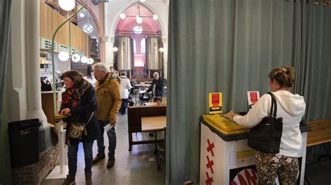 Stemmers Thuisblijvers En Winst Lokale Partijen Zo Stemde Nederland NOS