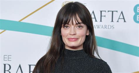 J aimerais sortir avec grâce Emma Mackey annonce quitter la série Sex Education