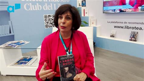 Mónica Castellanos y los libros para reflexionar desde la adolescencia