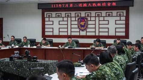 8軍團指揮官主持擴大戰敵情會報 要求確維訓練安全 軍聞 8軍團指揮官主持擴大戰敵情會報 要求確維訓練安全 青年日報