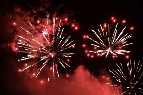 Pyr N Es Orientales O Voir Les Feux D Artifice Des Et Juillet