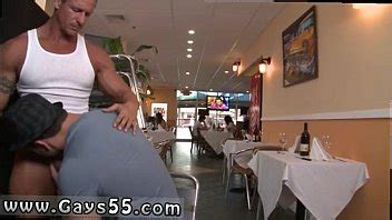 Gay Sexo película en movimiento A la y chupar homo video de los hombres blancos muy caliente