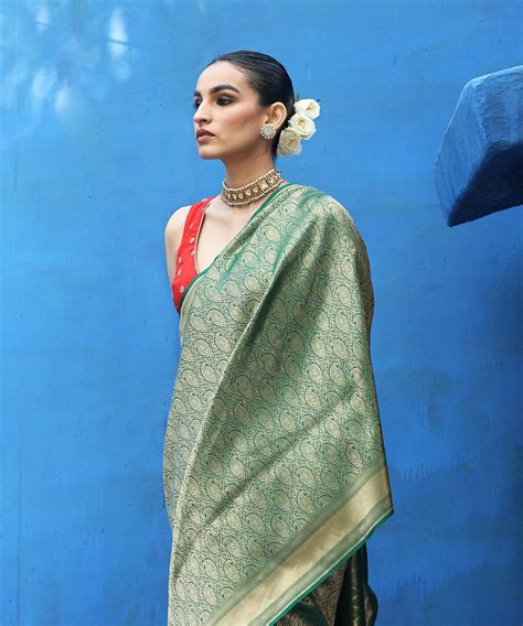 Handloom Dark Green Pure Katan Silk Tanchoi Banarasi Saree With Paisle