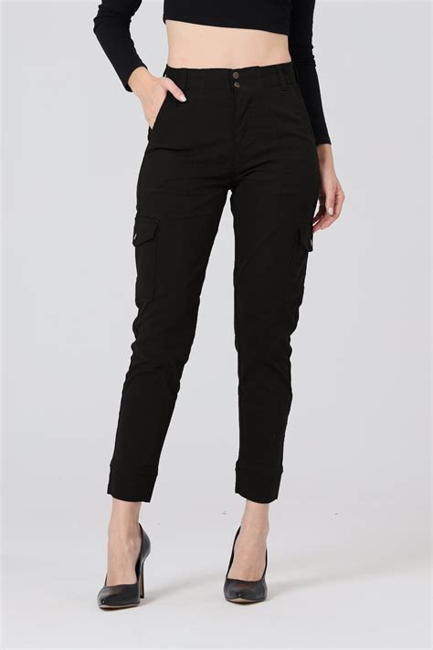 Calça Cargo Feminina Preta na Oxiblue Jeans