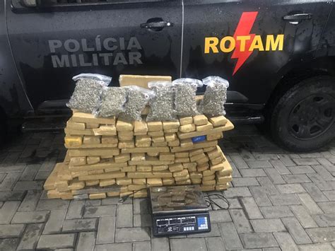 Pol Cia Apreende Mais De Quilos De Maconha Em Uma Resid Ncia De