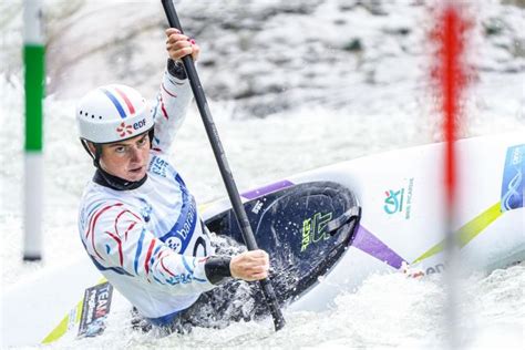 Cano Kayak De L Or Pour Emma Vuitton Sur La Coupe Du Monde De Kayak