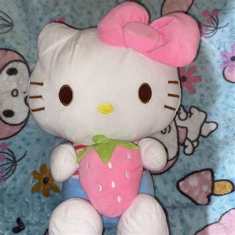 Hello kitty plushie - Depop