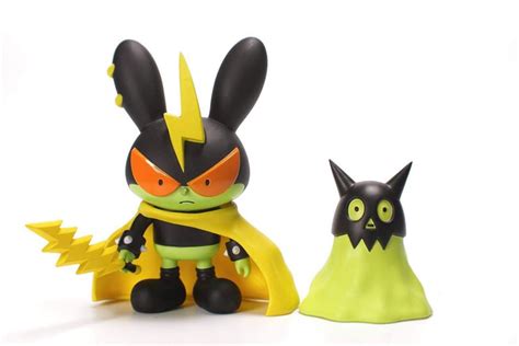 Brave Series Netflix- War Demon & Slime Vinyl Figure