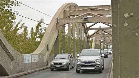 Protestas en puentes de Neuquén Cipolletti estos son los caminos