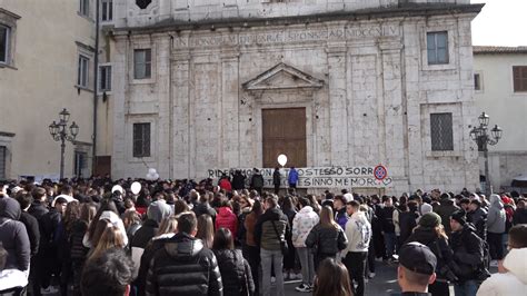 Alatri Thomas Centinaia Di Ragazzi Per Ricordarlo Sabato L Autopsia