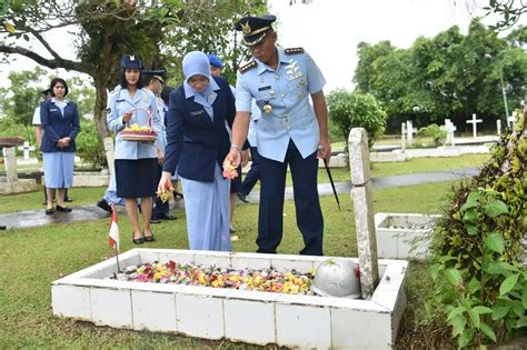 Lanud Supadio Peringati Hut Ke Tni Au Ziarah Ke Tmp Dharma Patria Jaya