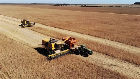 Combine Harvester Videos, Download The BEST Free 4k Stock Video Footage ...